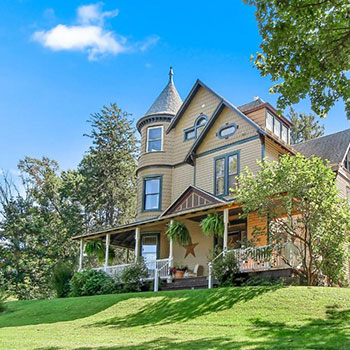 The South Mountain Inn and Wedding Venue