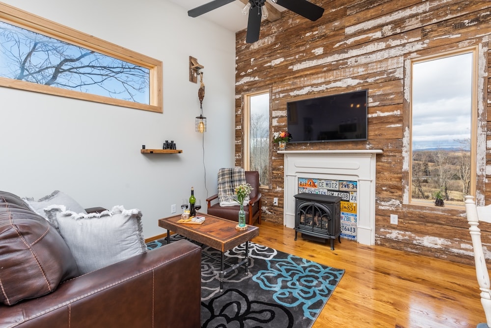 The most romantic Shenandoah Cabins for winter getaways