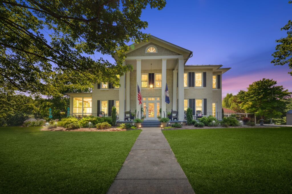 Romantic Inn for a Valentine's Day getaway in the Shenandoah Valley of Virginia