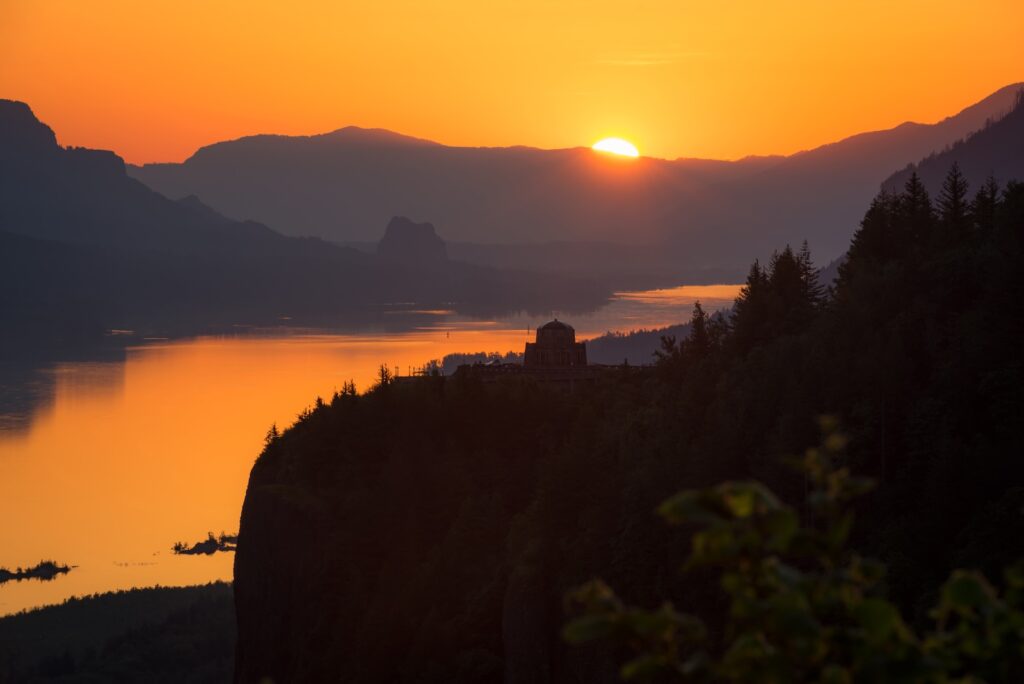 Sunrise view over the Columbia River Gorge, one of the most unique places to visit in Washington State