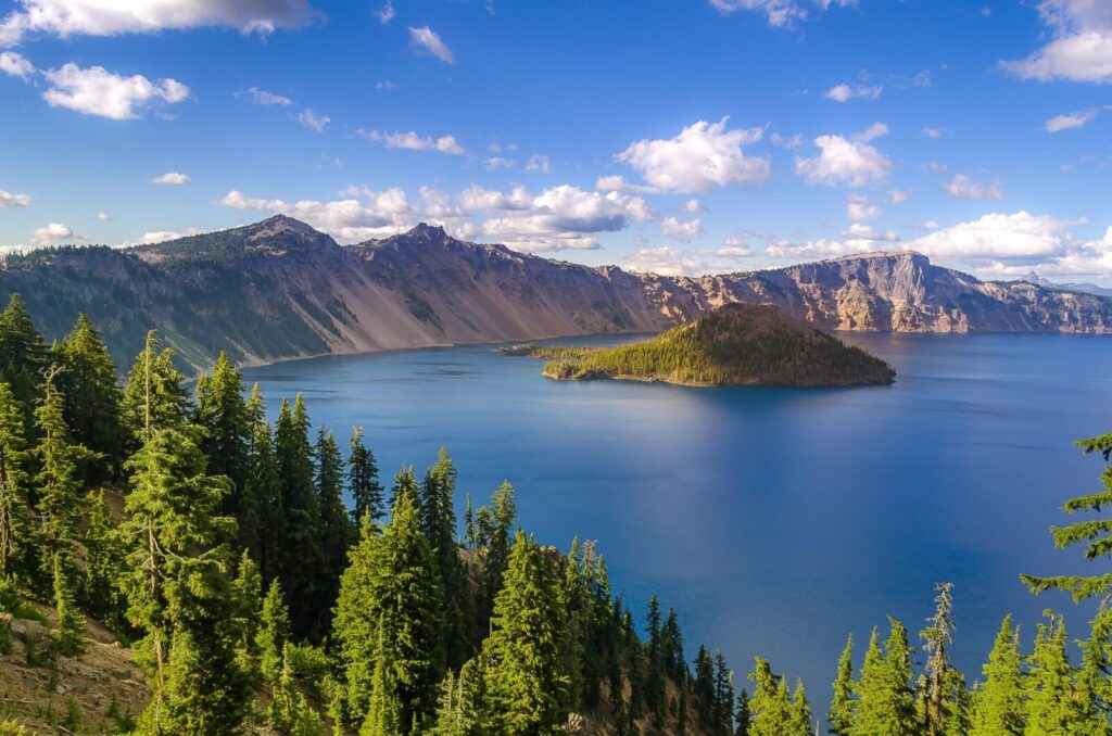 Best time to visit Crater Lake: Beautiful landscape of Crater Lake in summer, Oregon