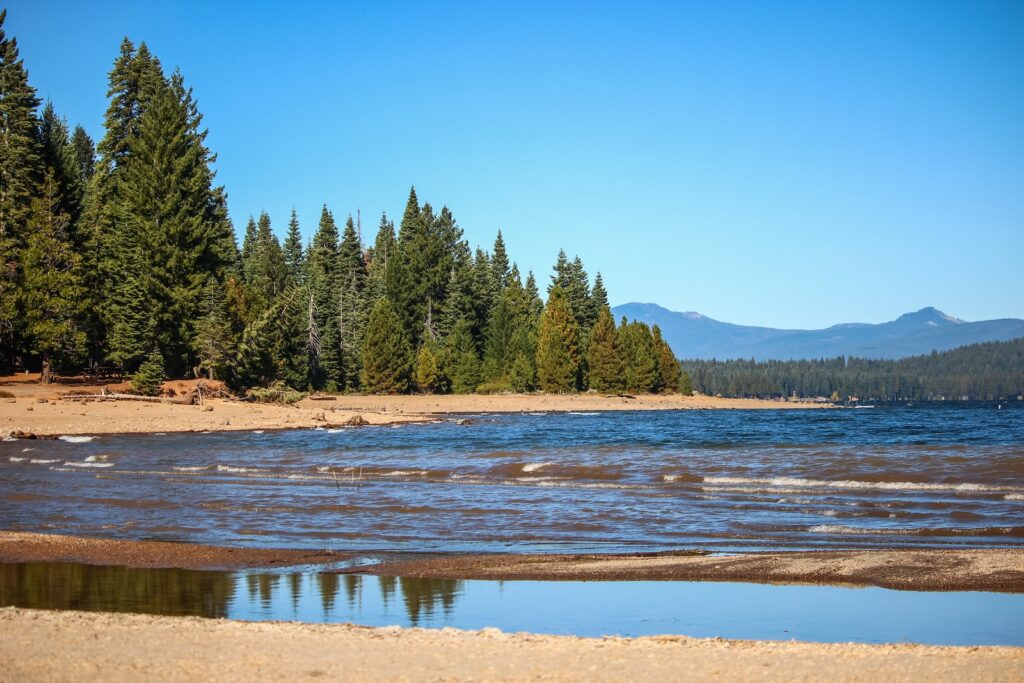 Lake Almanor scenic view, one of the best lakes in California