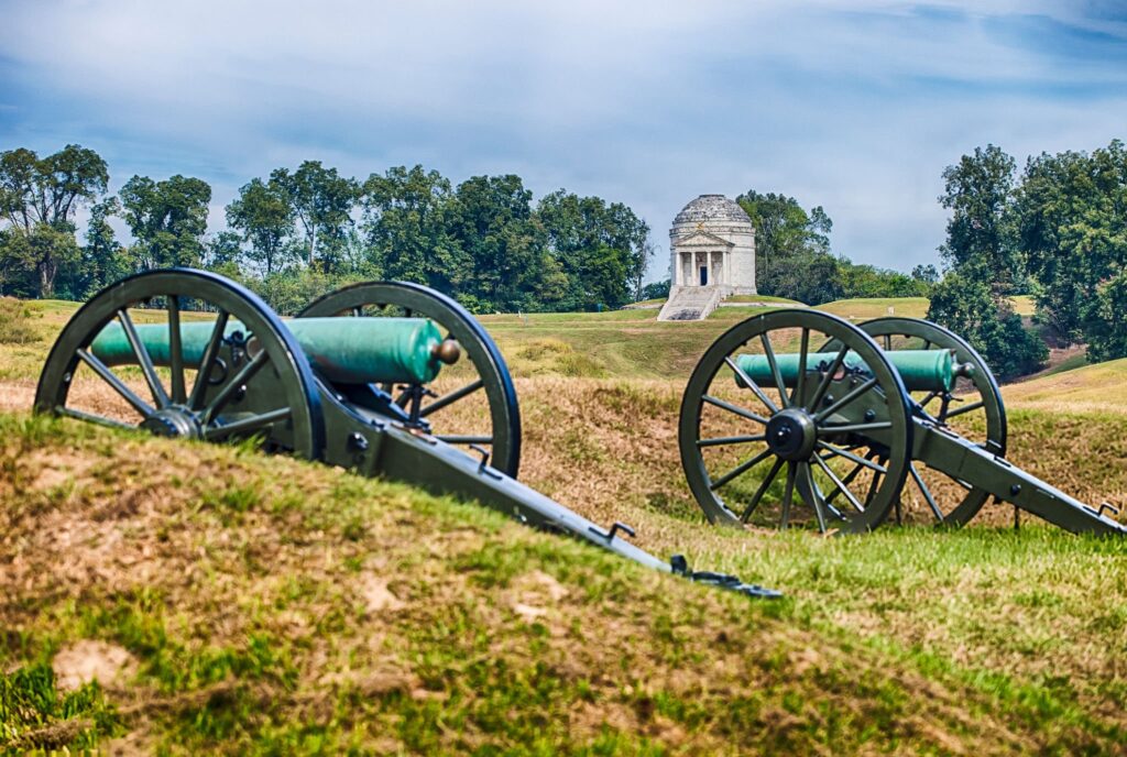 Vicksburg Civil War Museum, photo of Battle of Vicksburg cannons