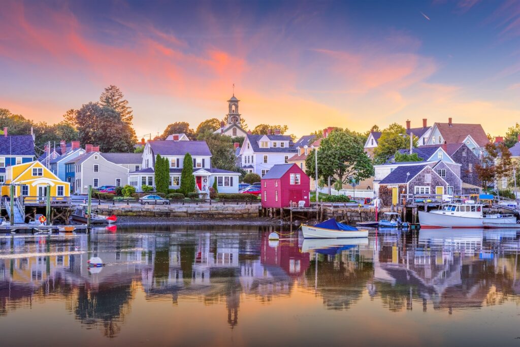 Discover the best New HAmpshire Coastal towns, like Portsmouth, near the charming community of Exeter, NH