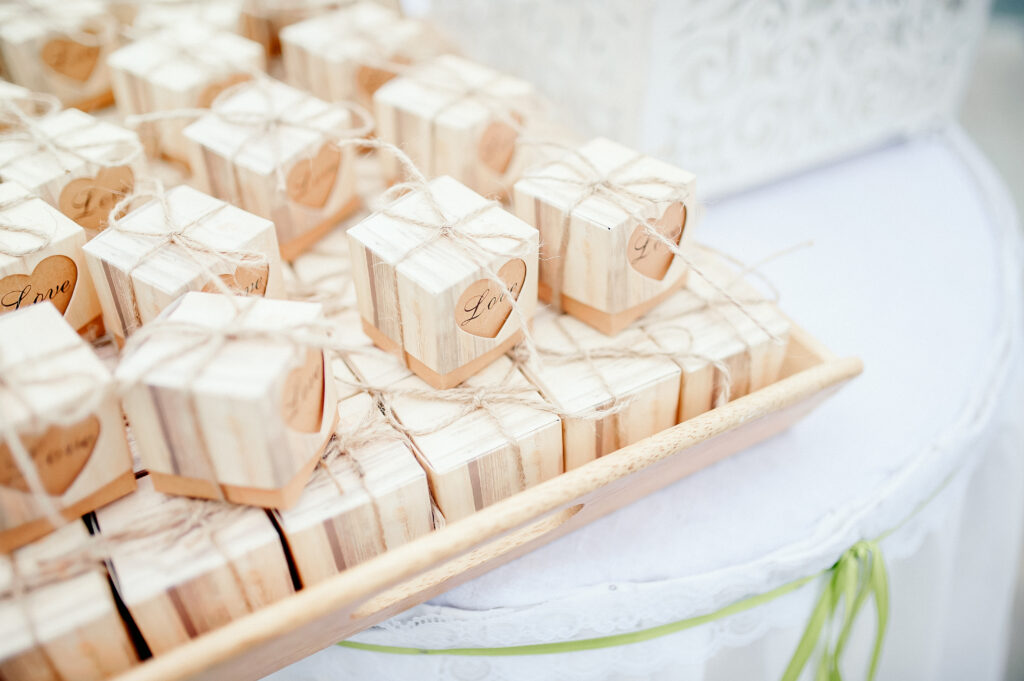 Small boxes of wedding gifts for guests