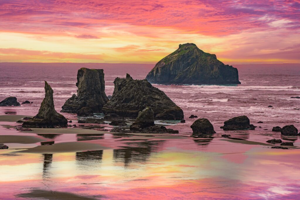 Bandon Oregon weather in the fall is one of the Southern Oregon Coast's best kept secrets. Enjoy Face Rock at sunset.
